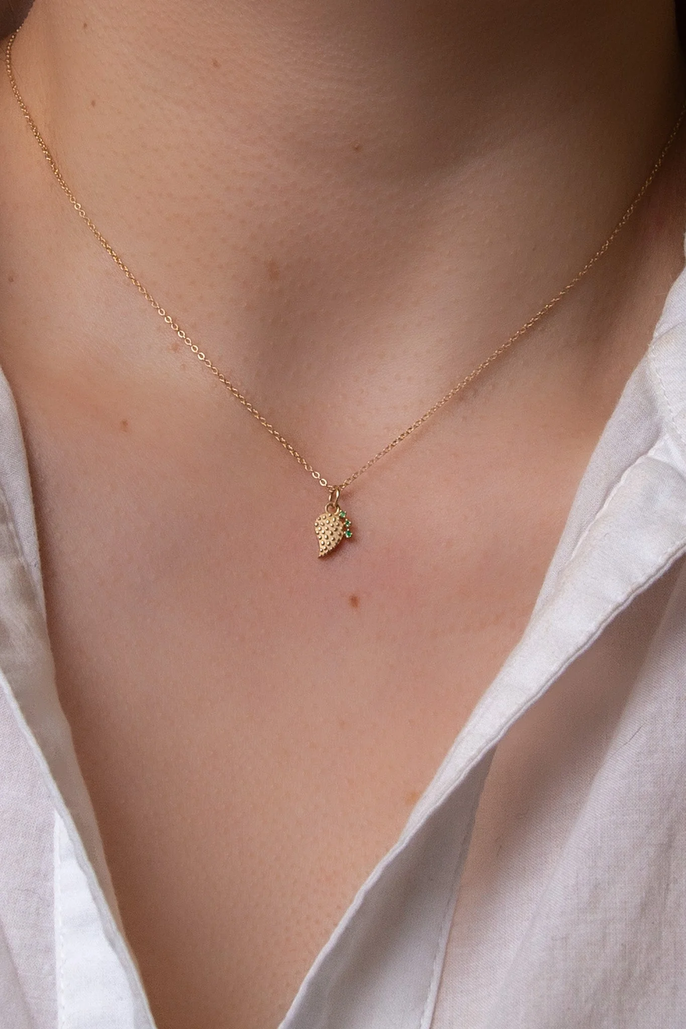 14K Emerald Tuna Nopal Necklace - Image 2
