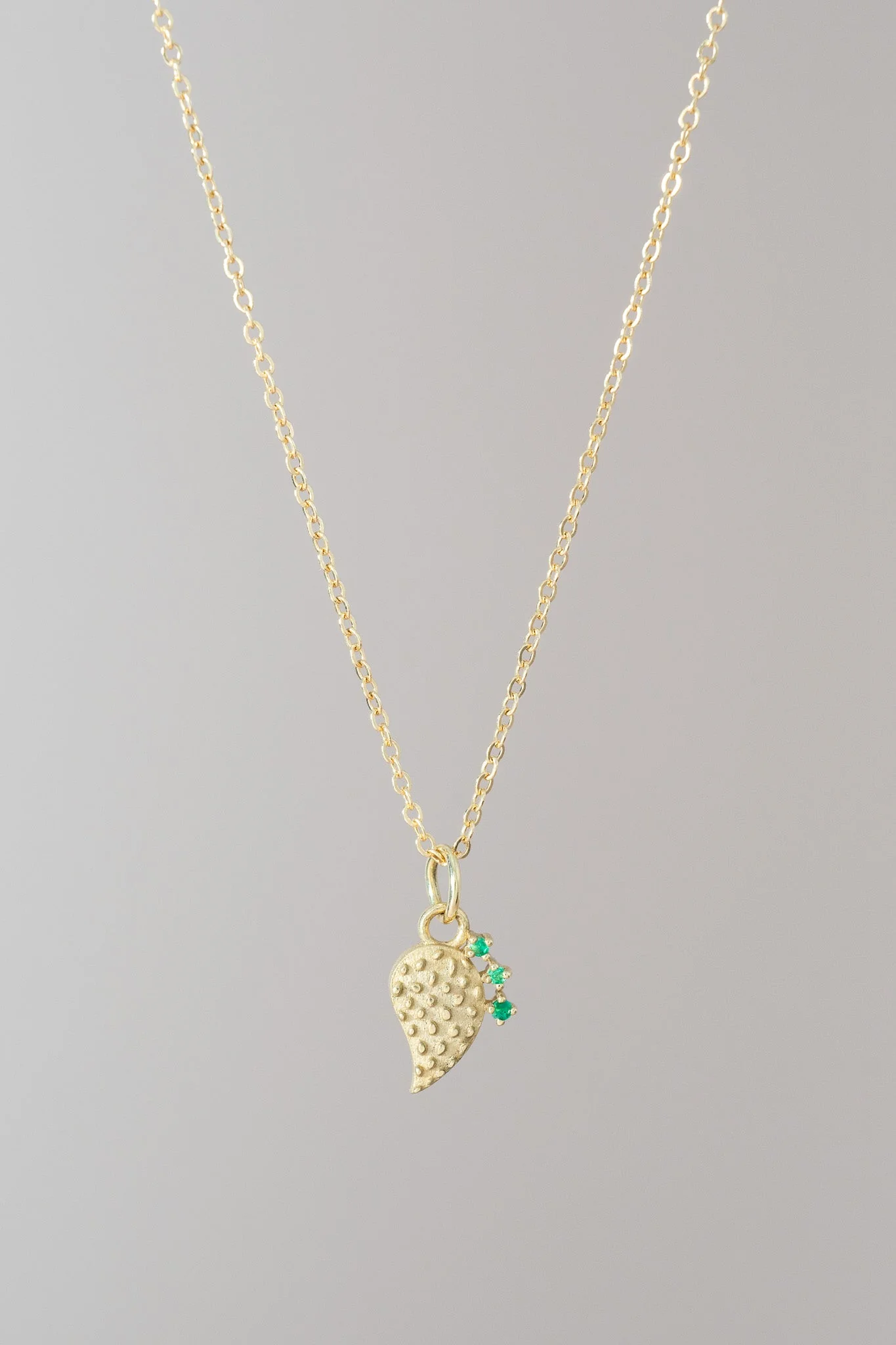 14K Emerald Tuna Nopal Necklace - Image 3