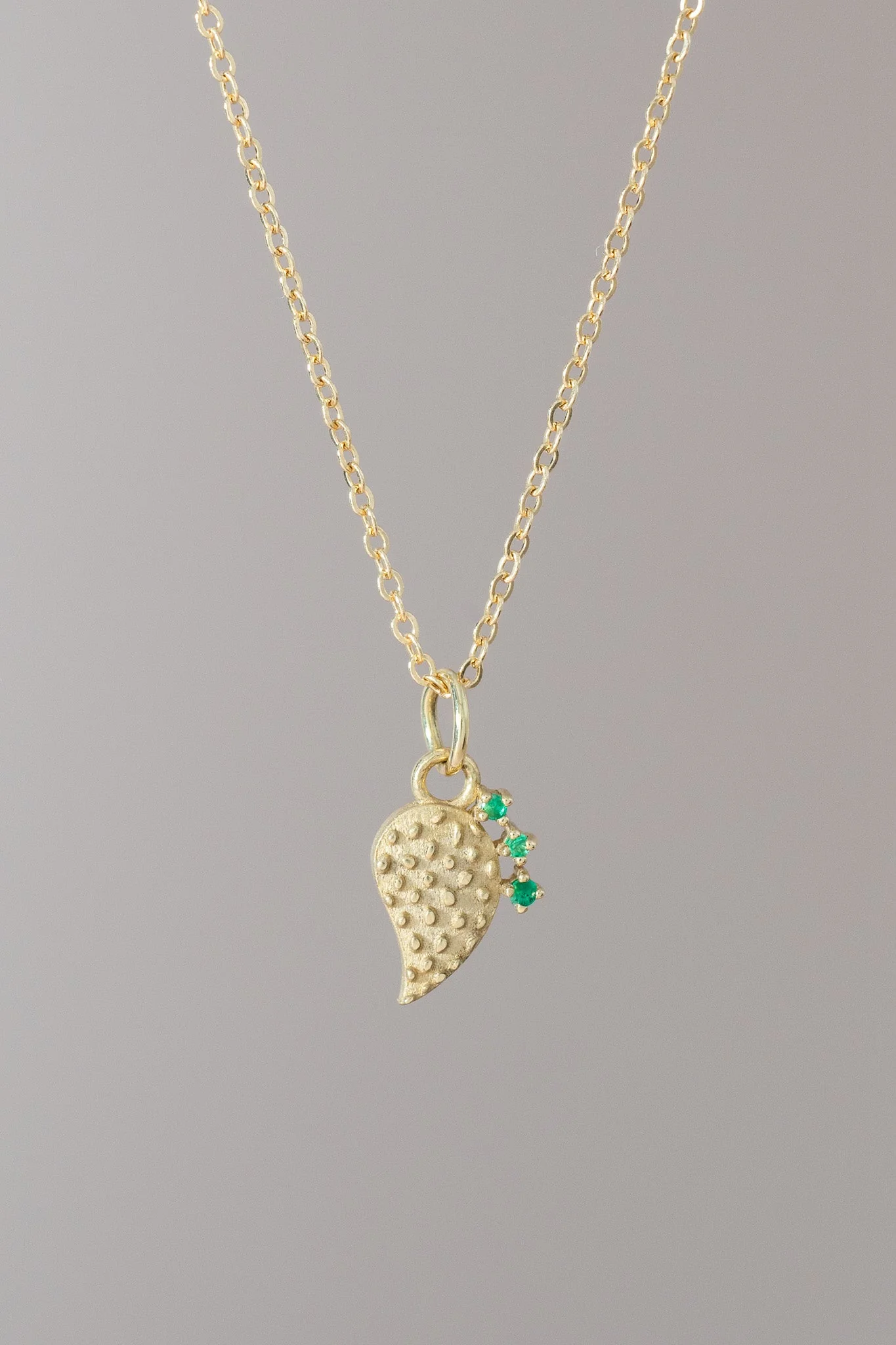 14K Emerald Tuna Nopal Necklace - Image 4