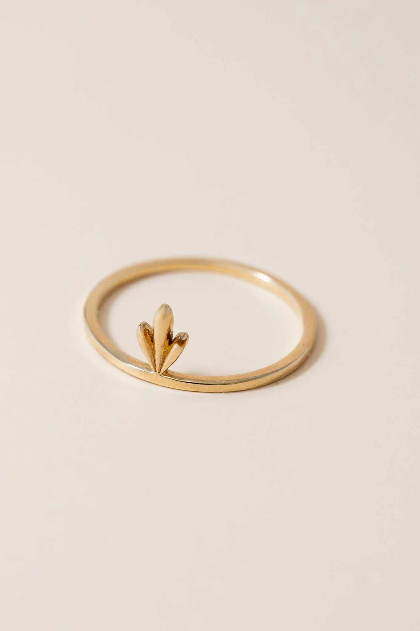 14K Flor Motif Ring - Image 3