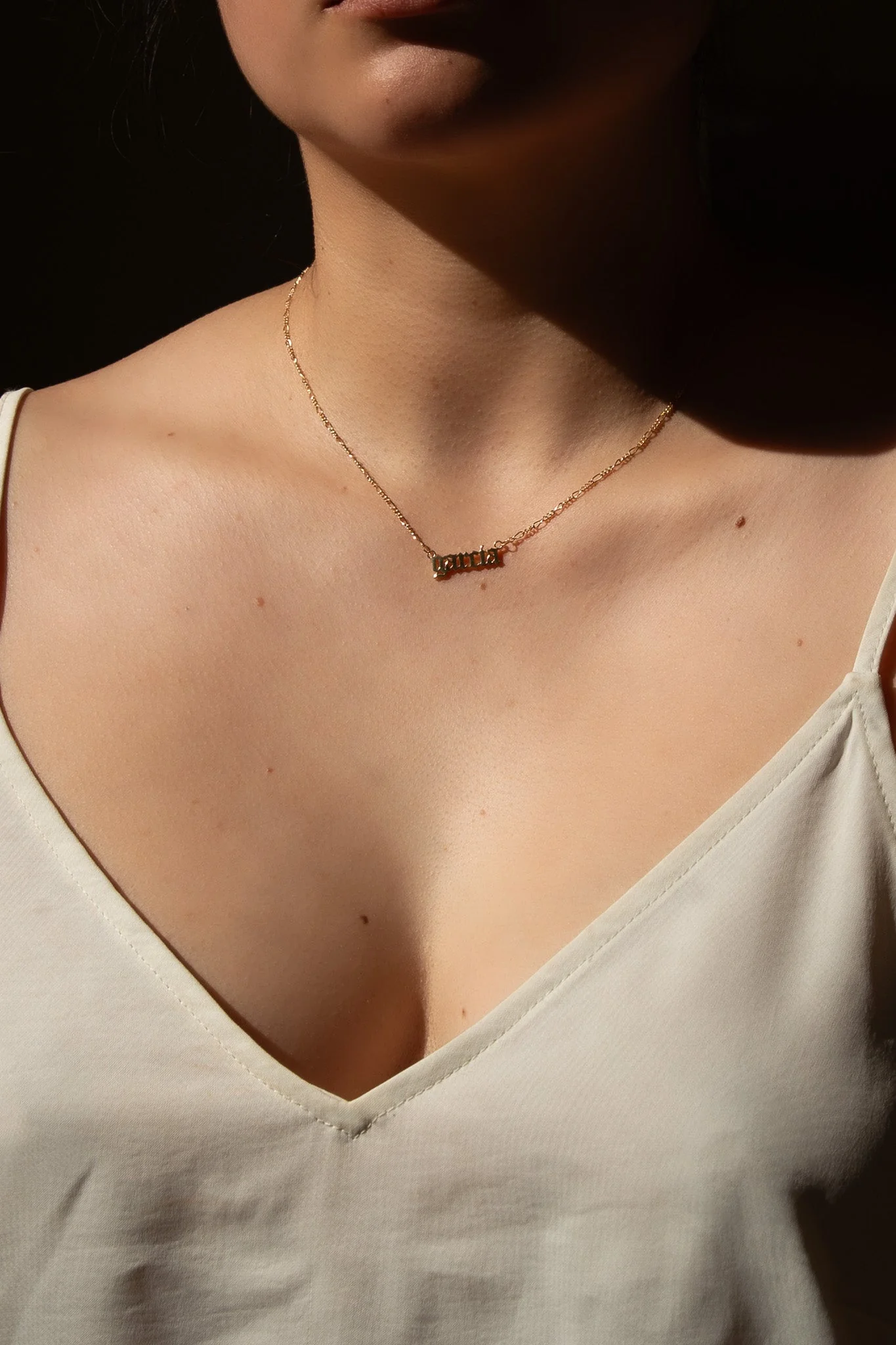 14K Old English Name Plate Necklace - Image 2