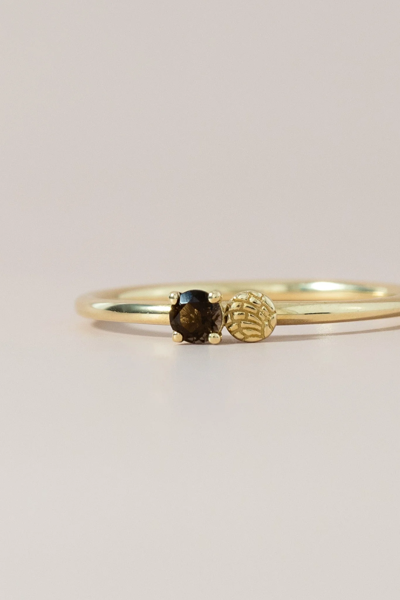 14K Smokey Topaz Cafe & Concha Ring - Image 3