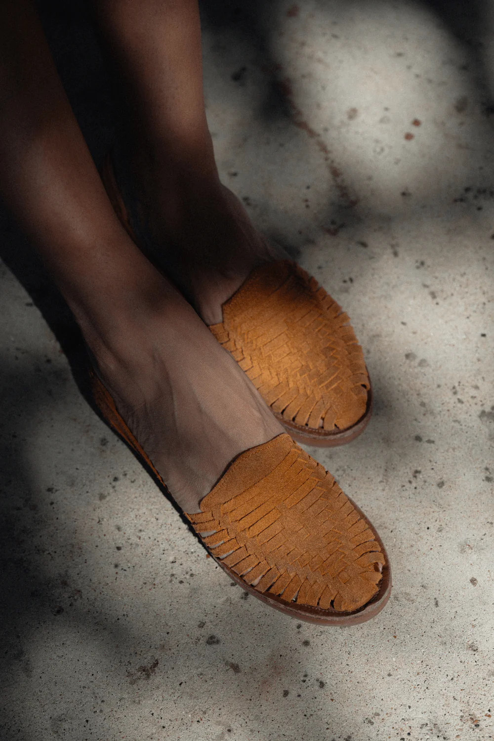 Andy Suede Huaraches - Camello - Image 3