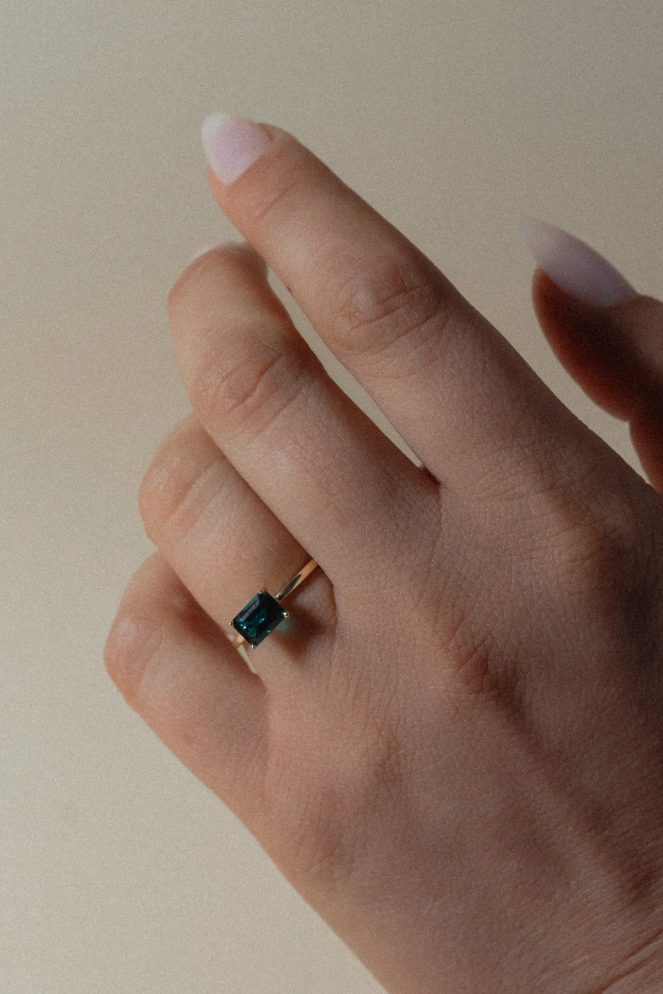 14K Emerald Cut Esmeralda Ring - Image 2