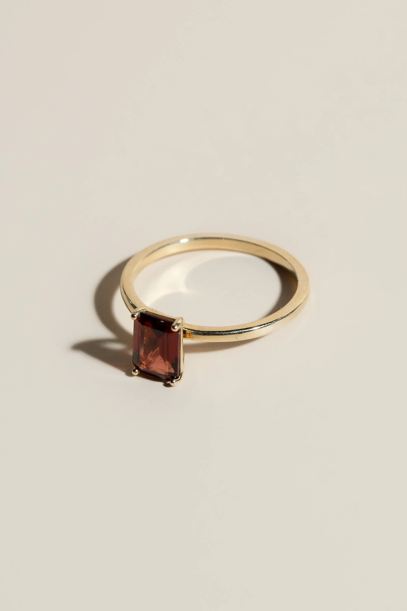 14K Emerald Cut Garnet Ring - Image 7