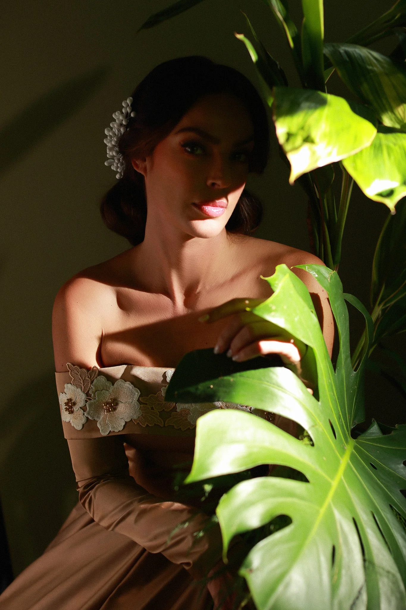 Golden Dress - Image 2