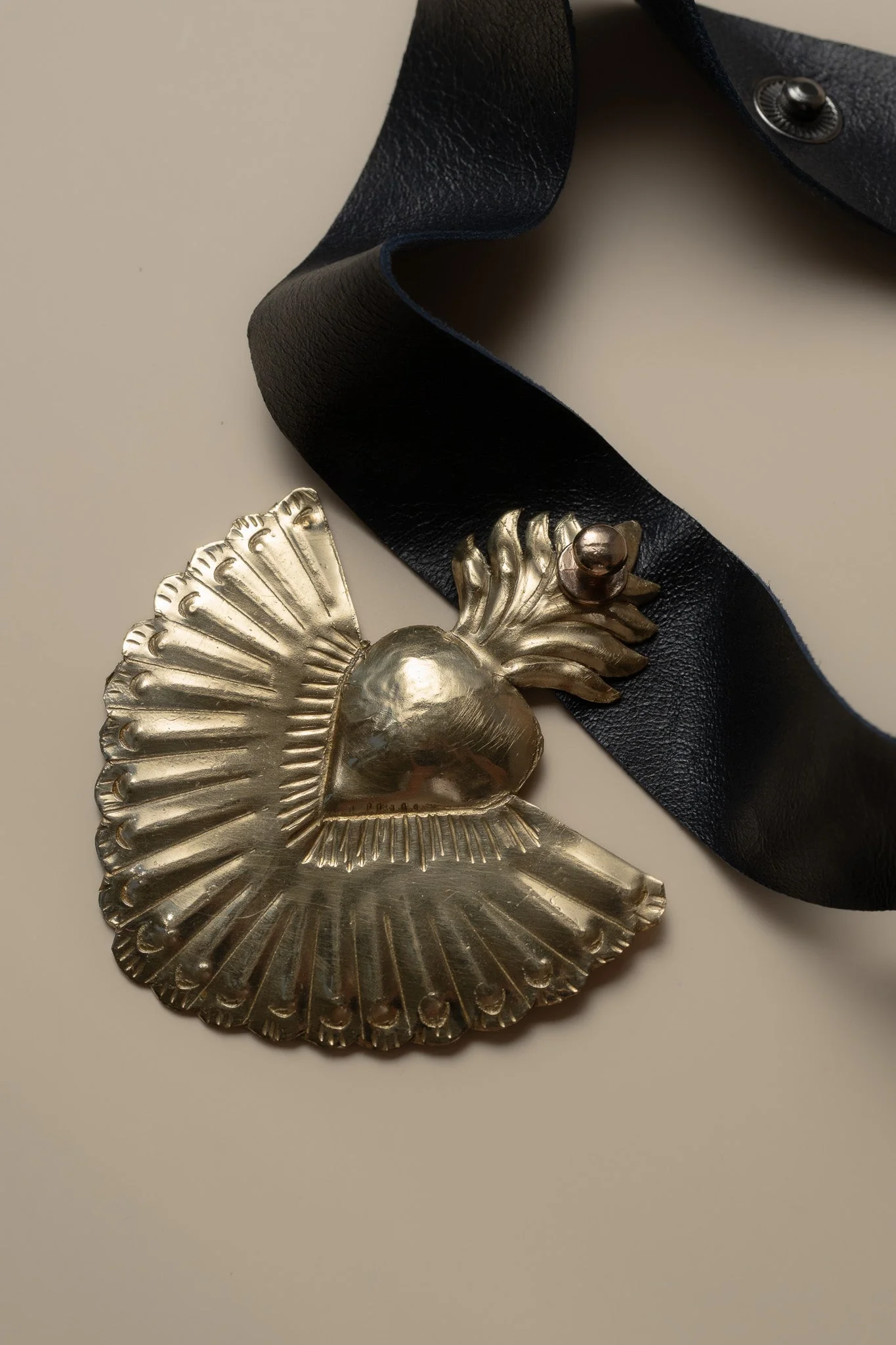Heart Choker - Gold - Image 4