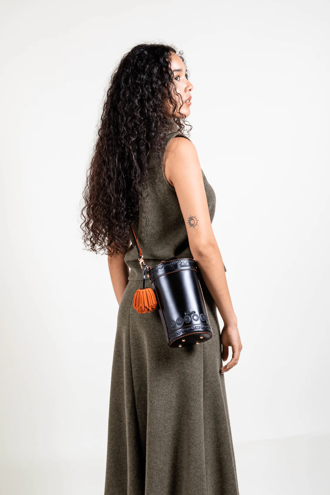 La Maceta Crossbody - Black - Image 7