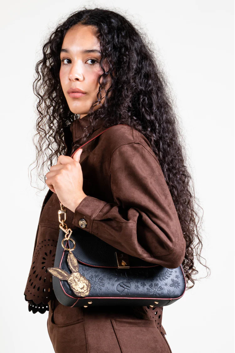 Liebre Baguette Bag - Black - Image 6