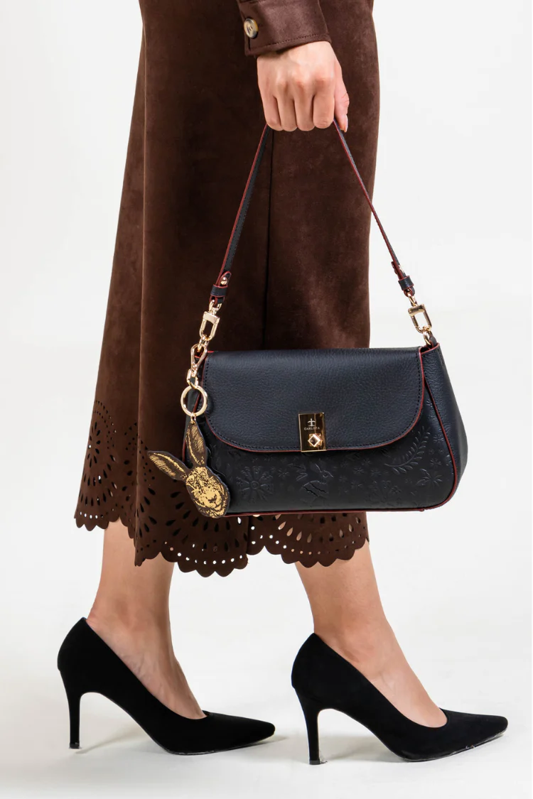 Liebre Baguette Bag - Black - Image 7