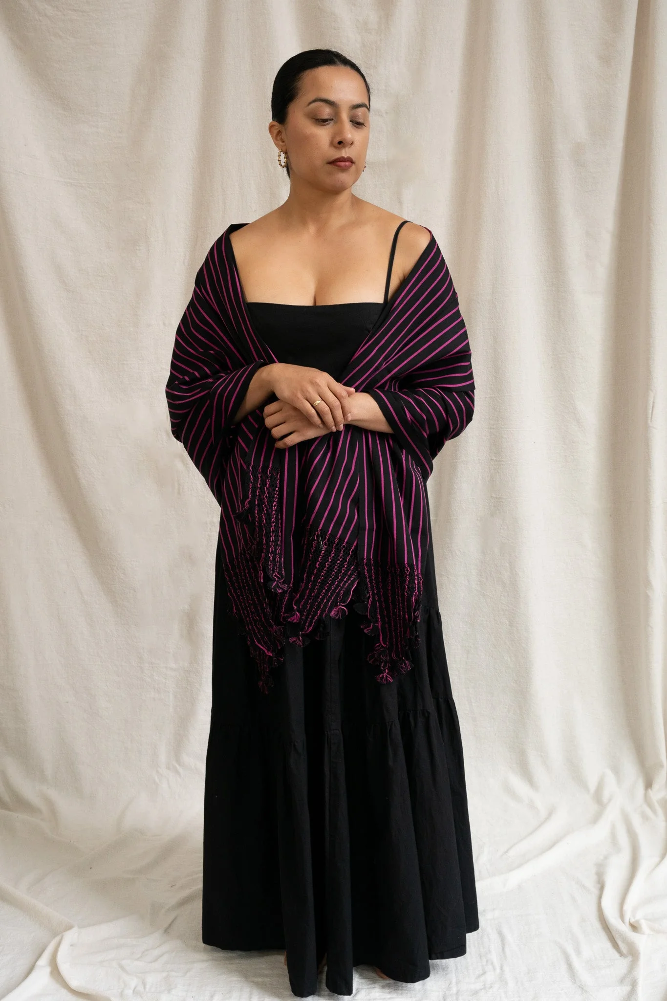Medium Rebozo - Black - Image 4