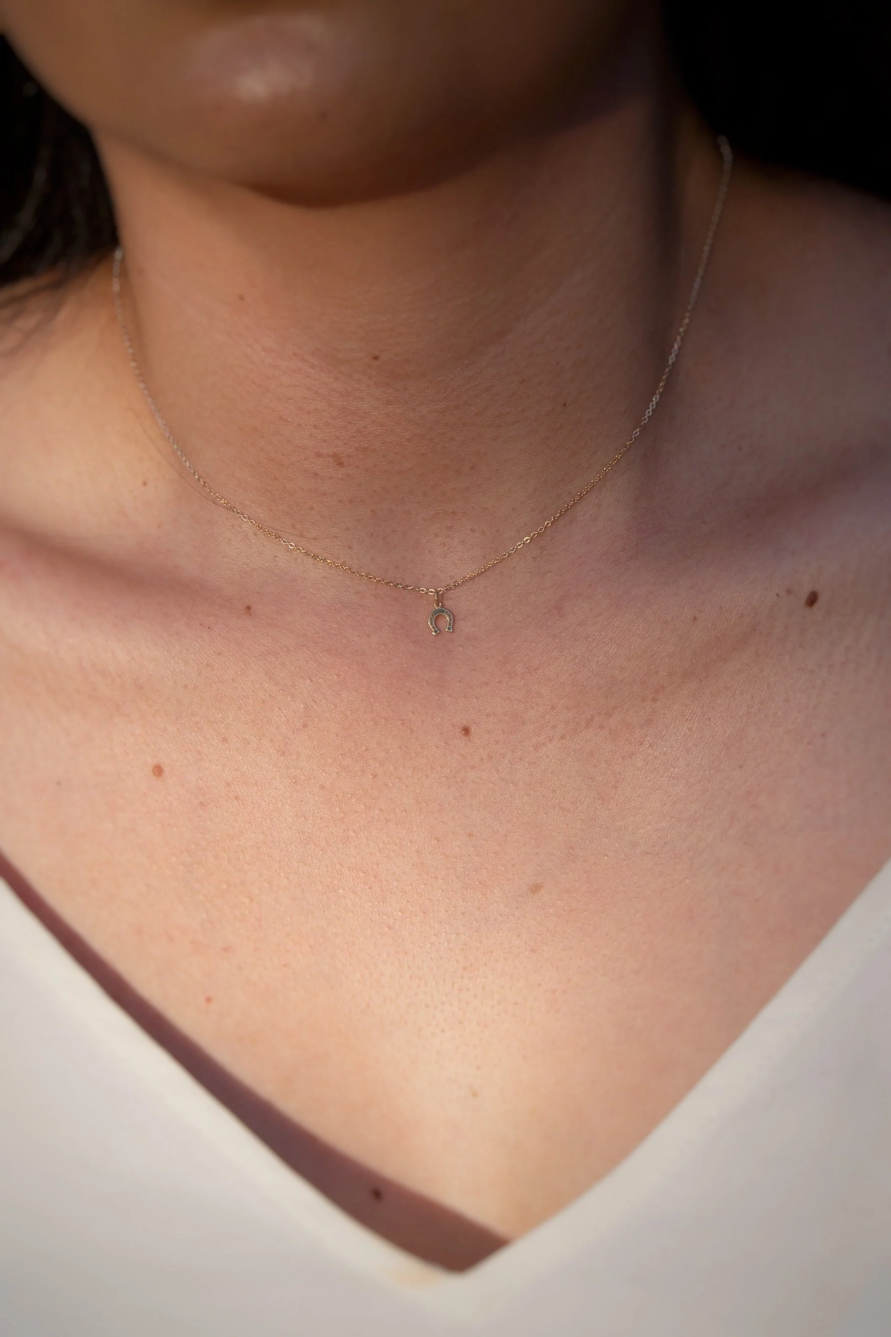 14K Mini Herradura Necklace - Image 4