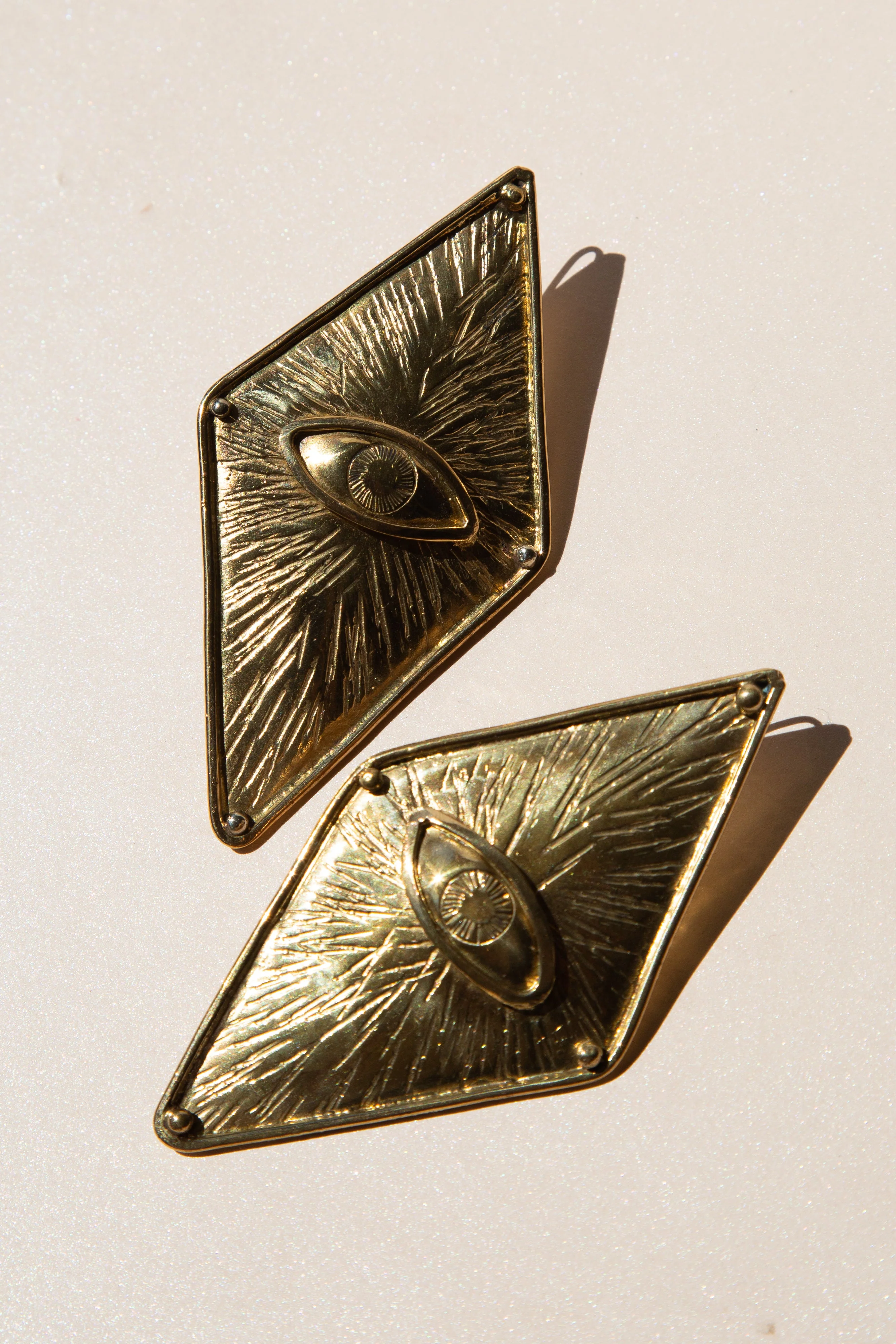 Ojo Gold Earrings - Image 4