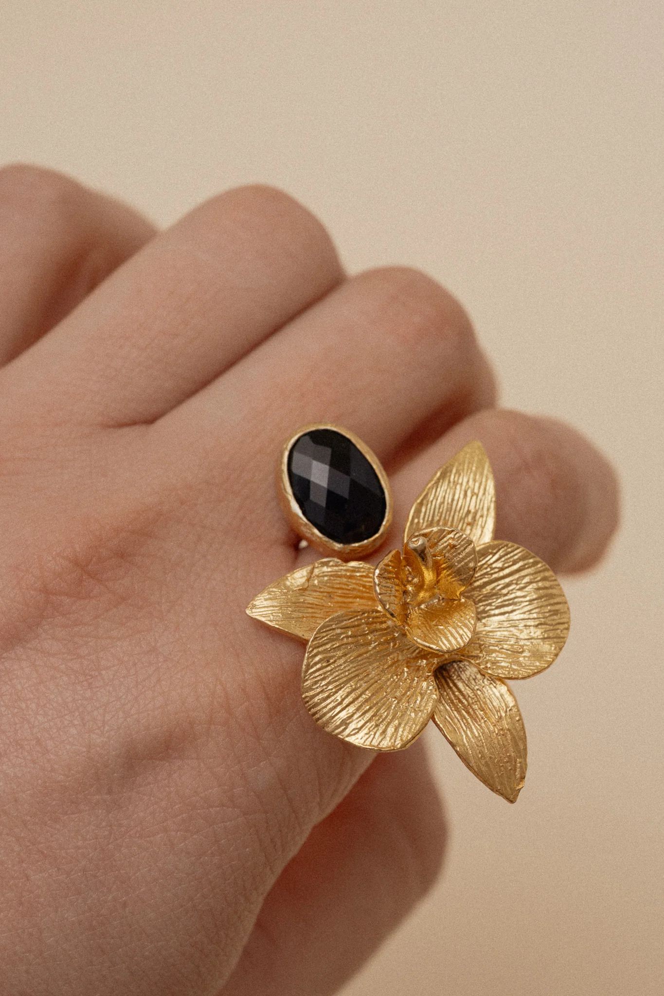 Orchid Crystal Ring - Black - Image 2