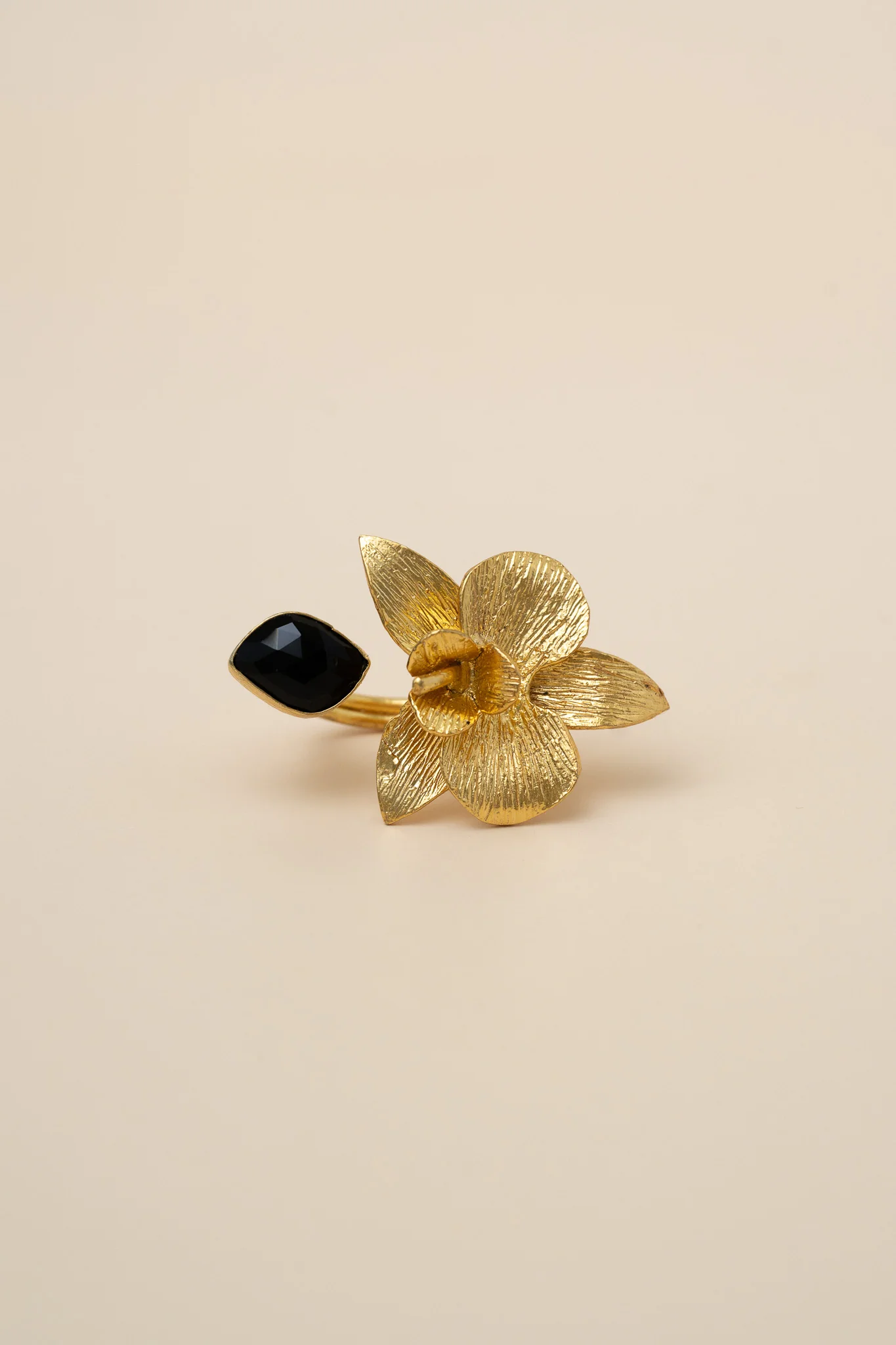 Orchid Crystal Ring - Black - Image 3