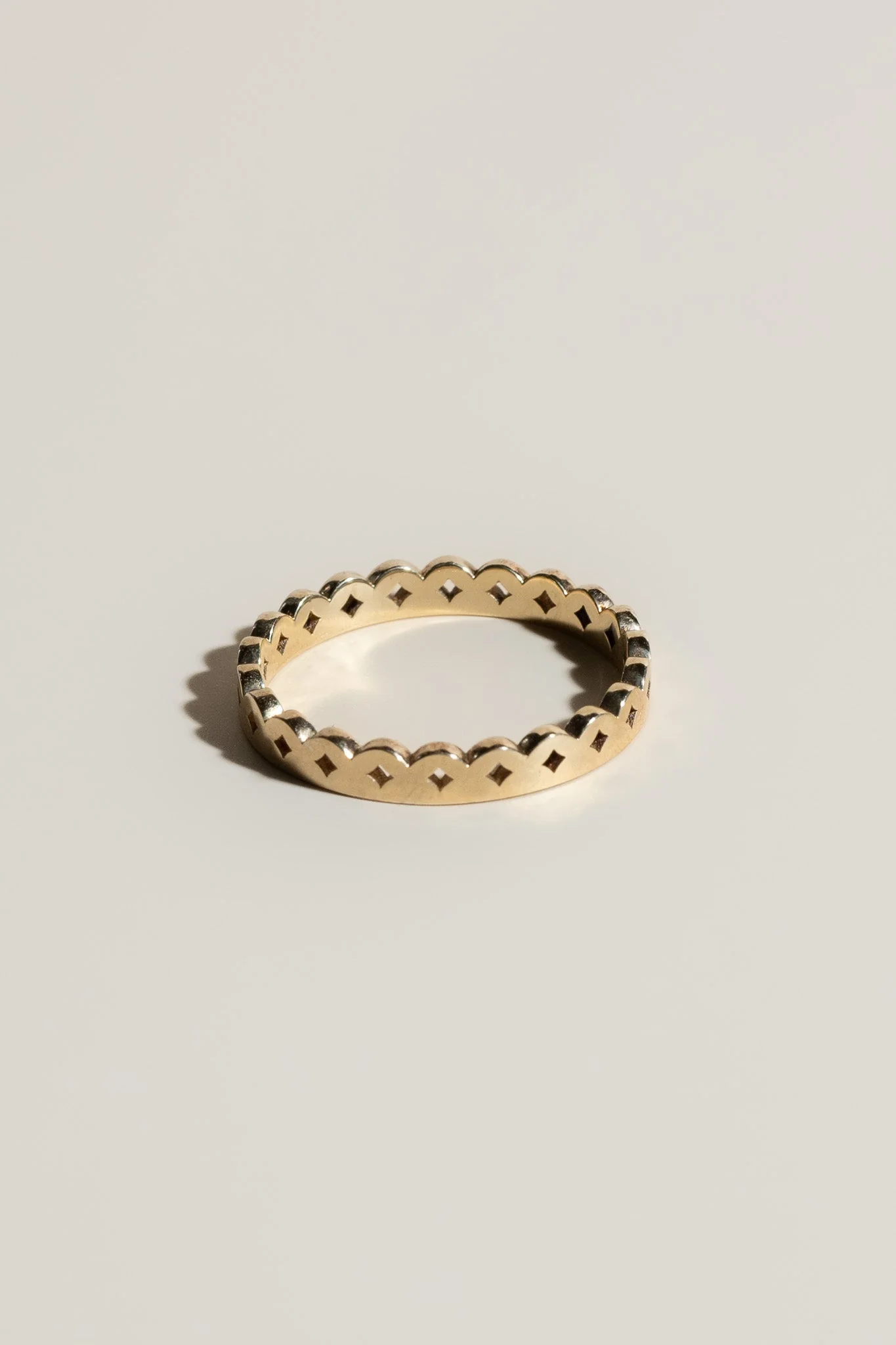 14K Papel Picado Diamond Cut Band - Image 5