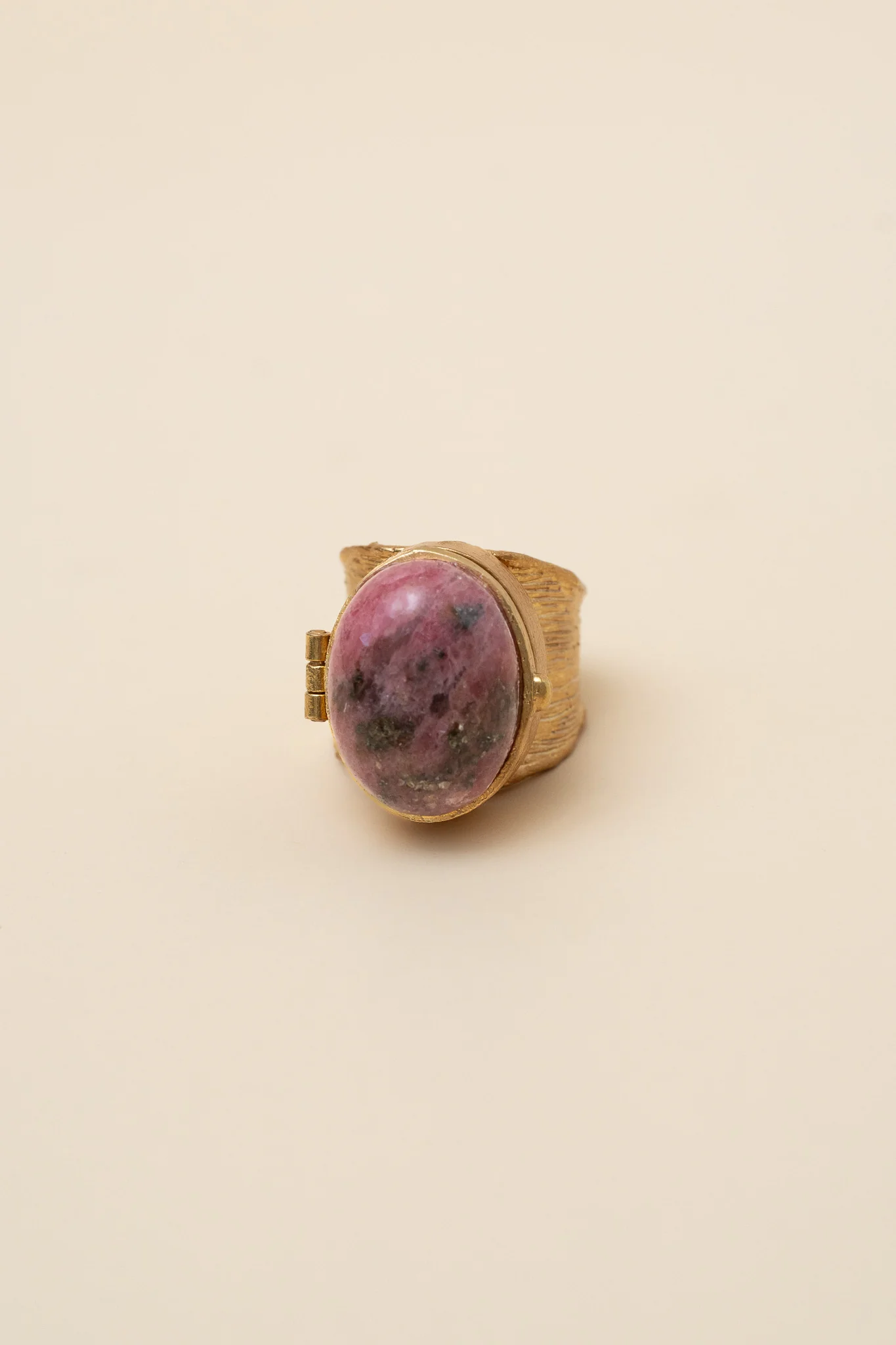 Poison Quartz Locket Ring - Rhodochrosite - Image 2
