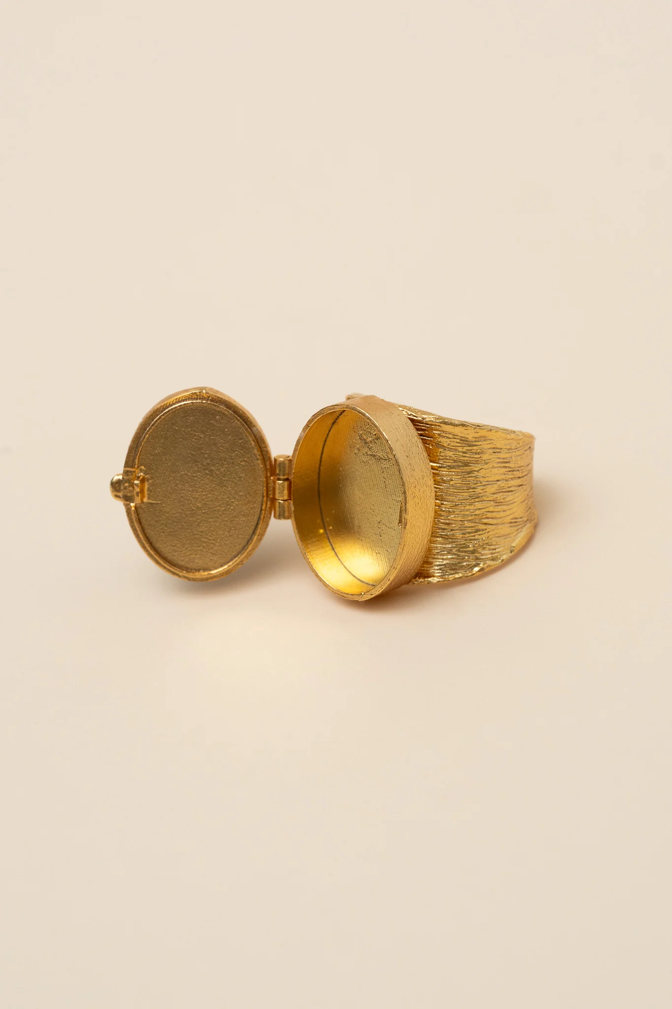 Poison Quartz Locket Ring - Malachite - Image 4