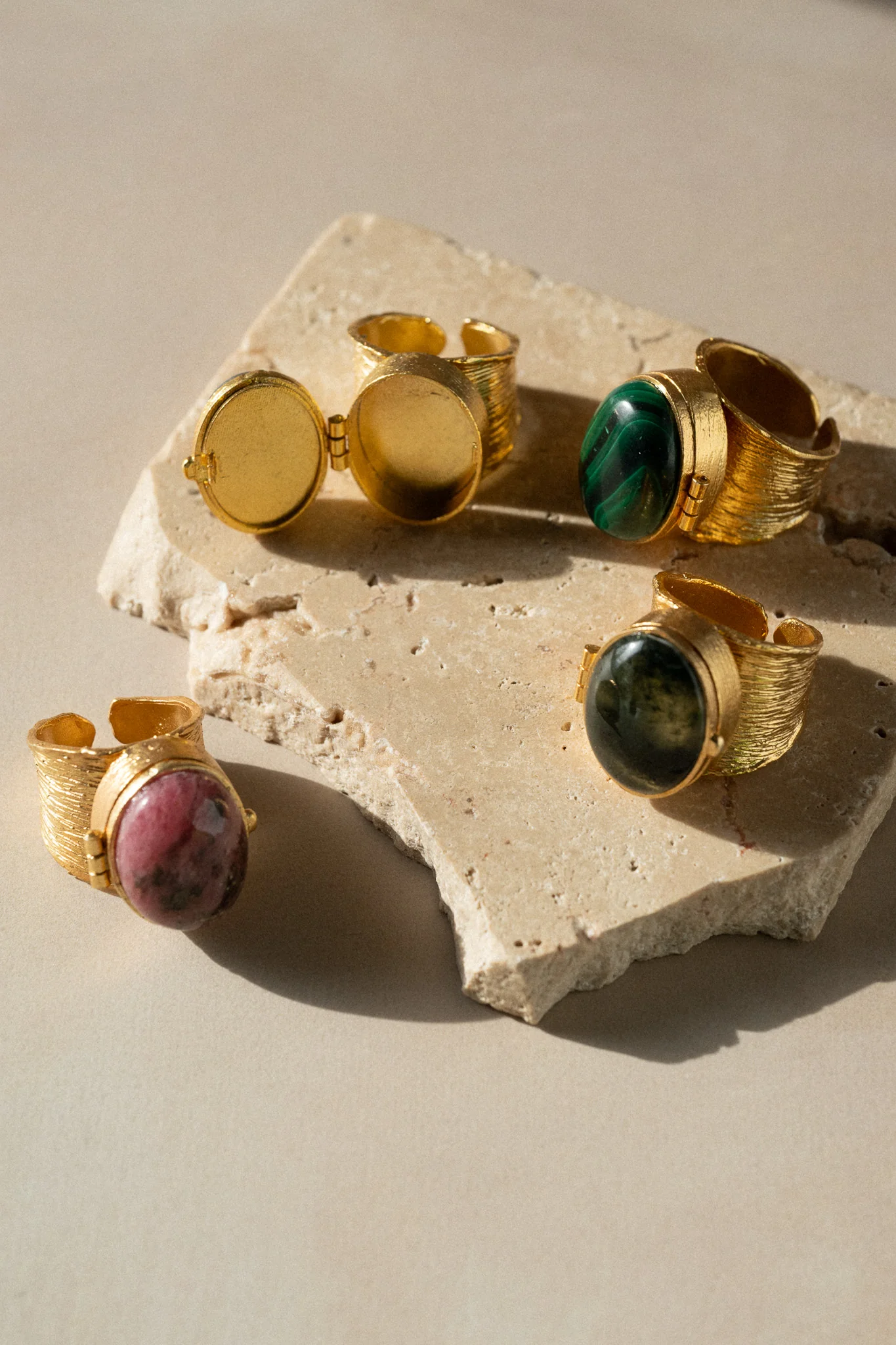Poison Quartz Locket Ring - Malachite - Image 5