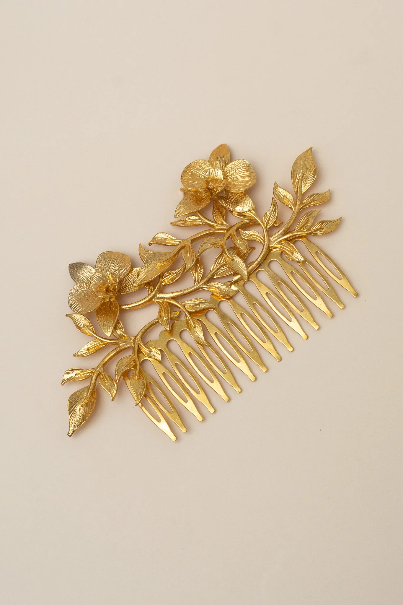 Secret Garden Orchid Blooms Hair Comb - Image 3