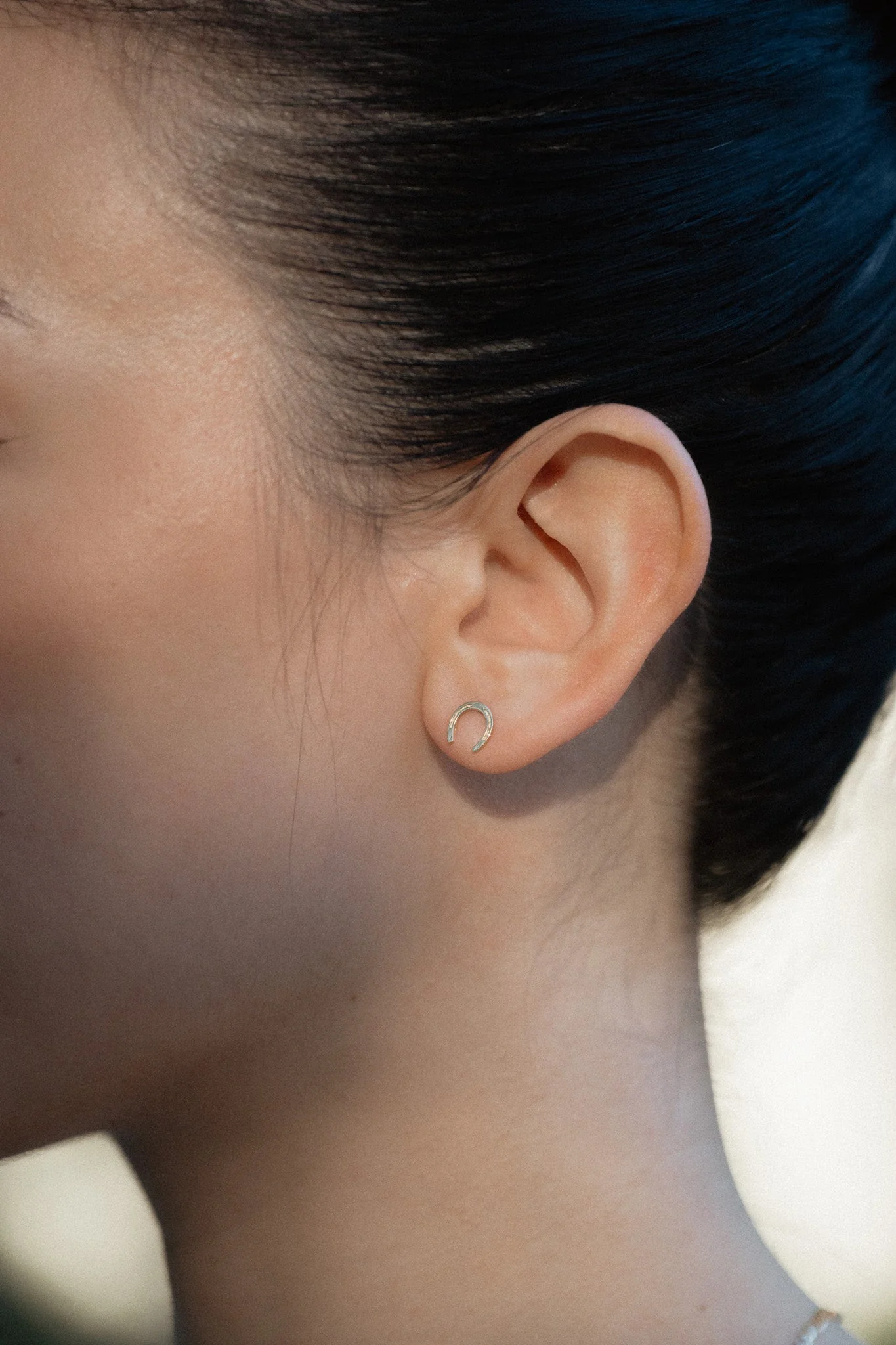 14K Thin Horseshoe Stud - Image 2